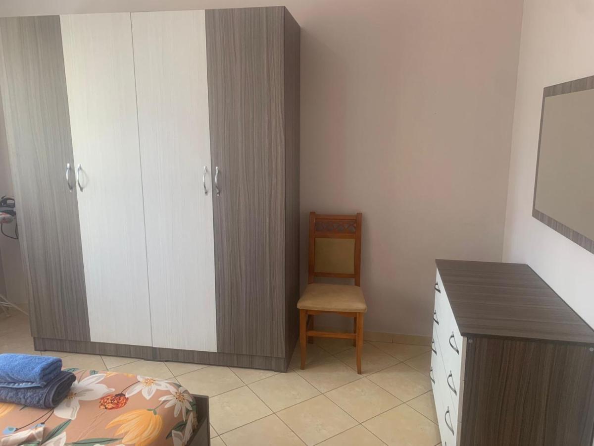 Guest House Fier Esterno foto